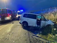 W Lichnowach w gm. Chojnice czołowo zderzyły się dwa samochody osobowe. Droga była nieprzejezdna w obu kierunkach