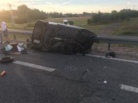 Śmiertelny wypadek drogowy w Kościerzynie. Nie żyje jedna osoba, dwie są ranne
