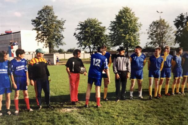 30 lat Weekend FM. Odcinek 9. Biegi, strzelanie i mecz Chojniczanki z Orłami Górskiego. Sport na antenie Radia Weekend