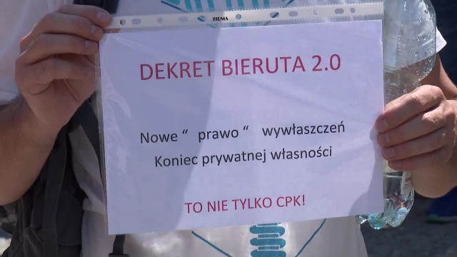 Protest przed Sejmem w sprawie CPK. Stop wyburzaniu domów