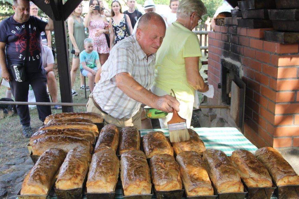 Wspólne pieczenie chleba i warsztaty chlebowe to dzisiejsza 6.08. propozycja na wspólne spędzenie czasu w Widnie
