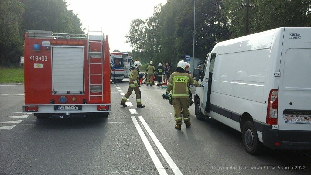 Tragiczne skutki wypadku w Czersku. Nie żyje mężczyzna potrącony przez samochód dostawczy FOTO, AKTUALIZACJA