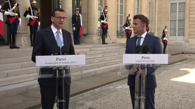 Morawiecki mówił w Paryżu o dwóch krajach obłożonych sankcjami - Rosji i Polsce