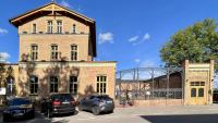 Dworzec, ulice, budynki wielorodzinne, boisko. Czersk oficjalnie zaprezentował zrewitalizowane inwestycje (FOTO)