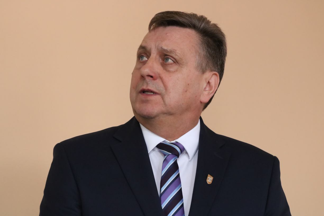 Burmistrz Człuchowa Ryszard Szybajło zapowiada podwyżki dla pracowników ratusza i podległych miastu jednostek