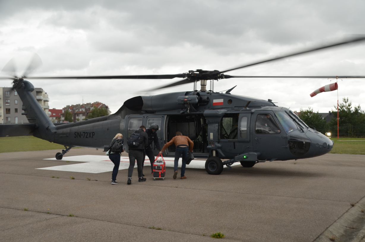 Black Hawk wylądował dziś w Kościerzynie. Policyjnym śmigłowcem przetransportowano serce do przeszczepu