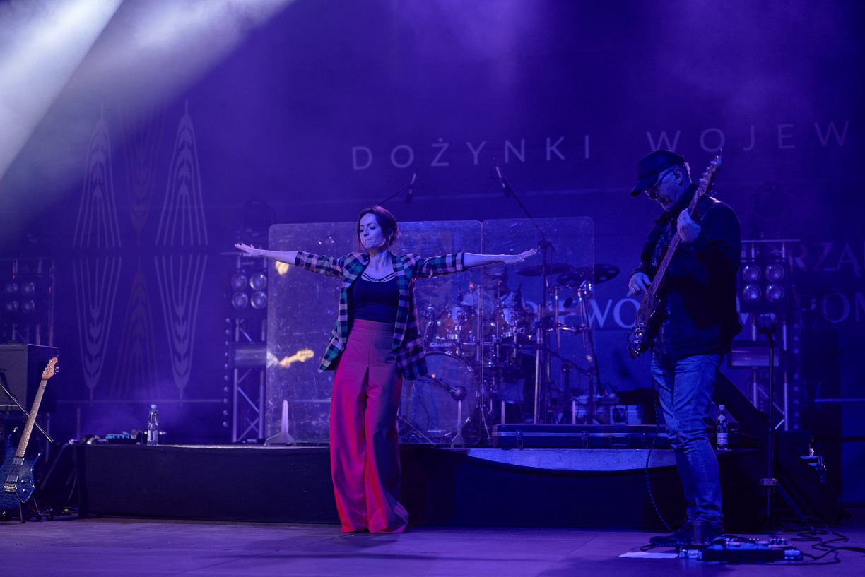 Zespół Brathanki wystąpił podczas pierwszego dnia Dożynek Wojewódzkich w Debrznie. Zobacz fotorelację