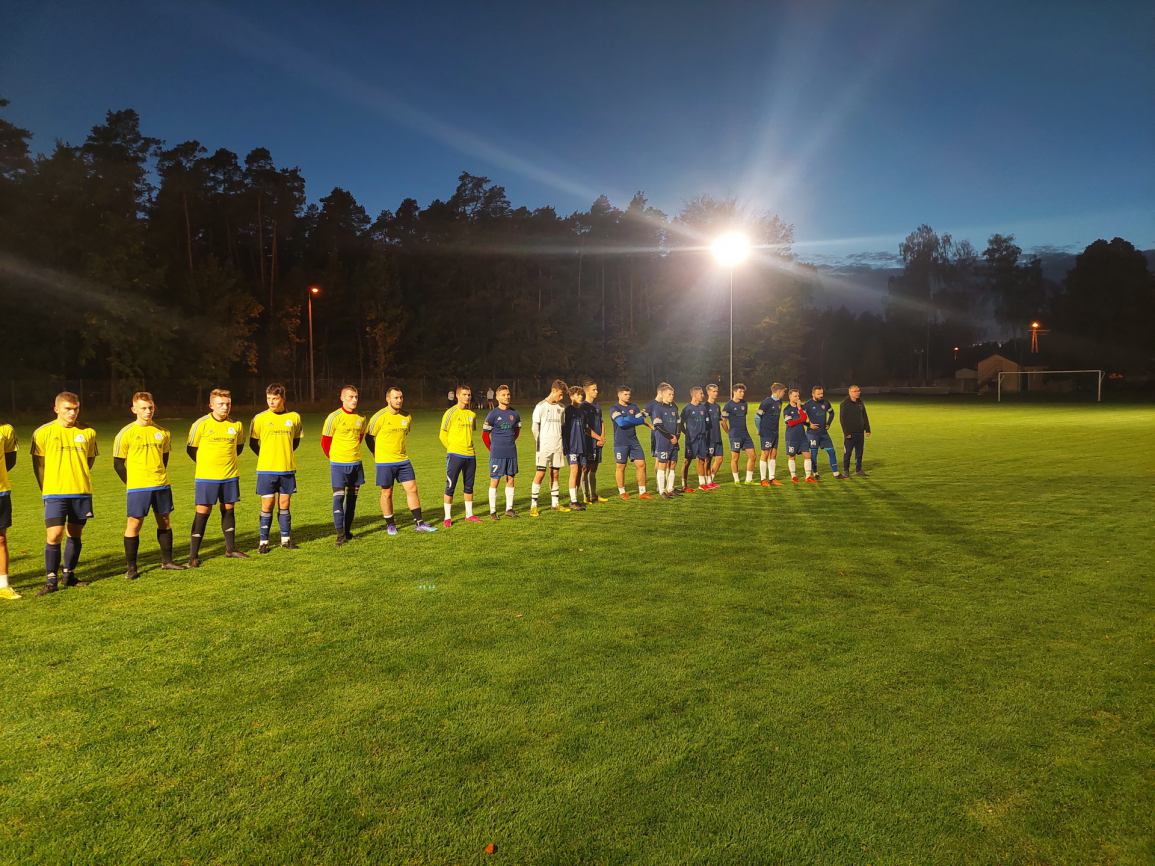 Pierwszy mecz przy sztucznym oświetleniu na stadionie w Sępólnie Krajeńskim FOTO