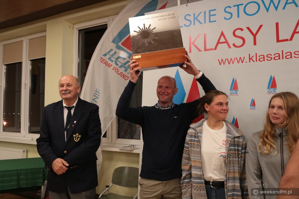 Chojnicki Klub Żeglarski przypieczętował na Jeziorze Charzykowskim zdobycie Pucharu Polski klasy ILCA FOTO