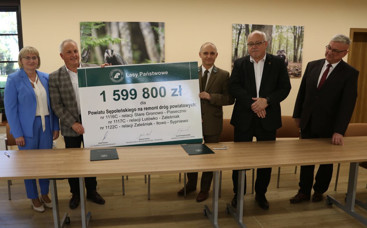 1 mln 700 tysięcy złotych dofinansowania z Nadleśnictwa Lutówko otrzymał Zarząd Powiatu Sępoleńskiego