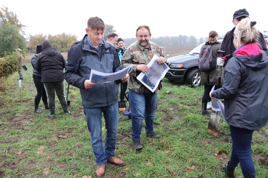 W Gockowicach koło Chojnic odbyła się powszechna akcja sadzenia drzew i krzewów FOTO