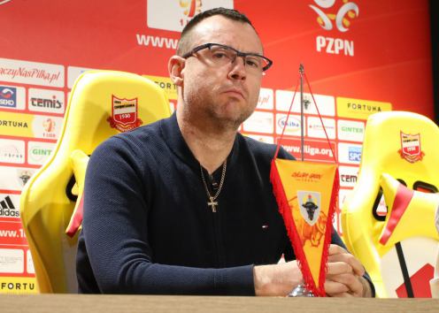 Trener Tomasz Kafarski zwolniony z Chojniczanki. "Szkoda, ale takie jest życie trenera"