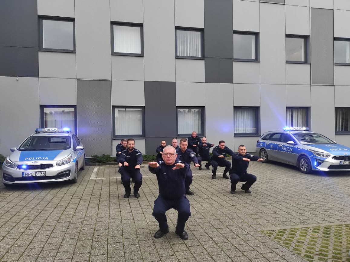 Tucholscy policjanci na rzecz chorej na SMA Zosi Szcześniewskiej WIDEO