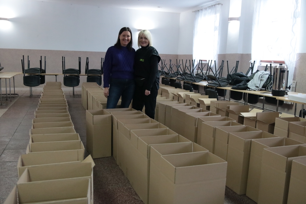 Dwie tony żywności i 161 paczek dla potrzebujących z gmin Człuchów, Debrzno i Rzeczenica FOTO