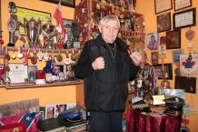 "Trener to drugi ojciec". Kazimierz Poteracki od 60 lat jest w chojnickim boksie. Posłuchaj rozmowy z "Papą"