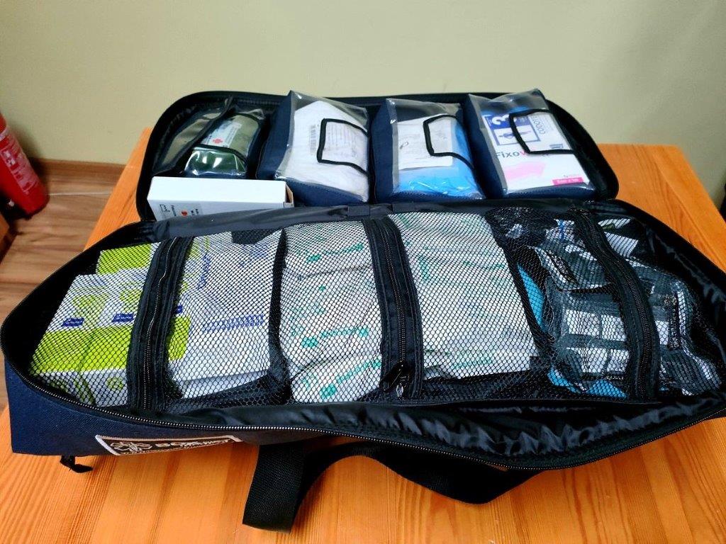 Dobrze wyposażona torba medyczna trafiła do policjantów z powiatu tucholskiego