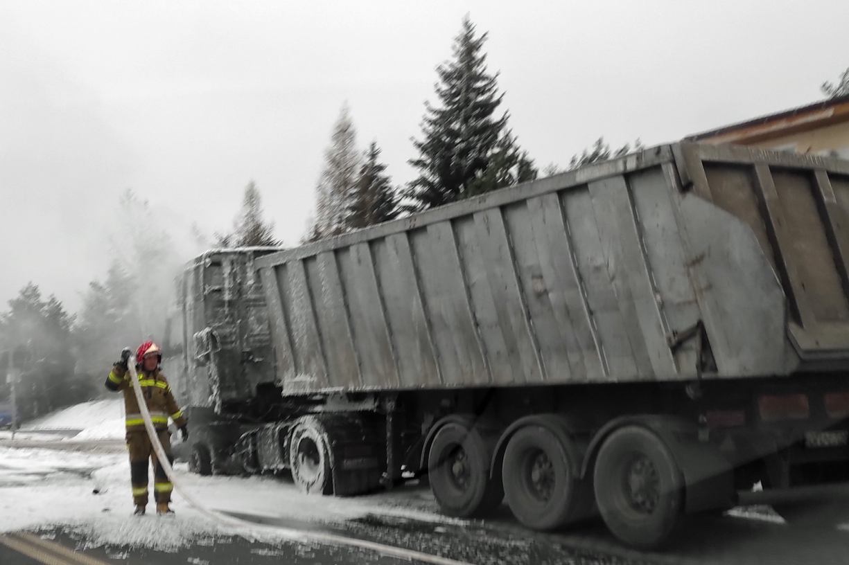 Są wstępne ustalenia w sprawie wczorajszego pożaru ciężarówki przy drodze 240 w Tucholi