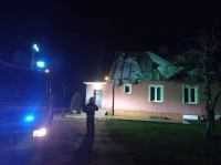 Wichura przechodzi przez region. Powalone drzewa, masowe awarie prądu. AKTUALIZACJA