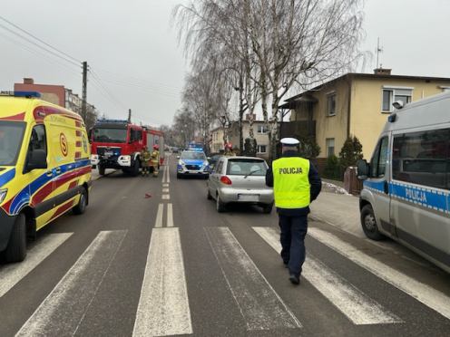 Na Alei Brzozowej w Chojnicach samoch&oacute;d osobowy potrącił 12-letniego chłopca (AKTUALIZACJA)