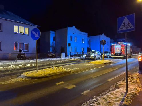 Pieszy potrącony na pasach przez BMW. Wypadek na ulicy Sępoleńskiej w Chojnicach (FOTO)