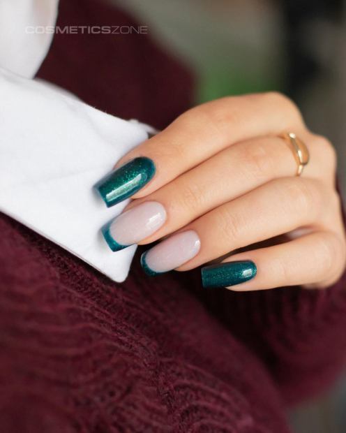 Niebieski lakier hybrydowy &ndash; pomysł na wiosenny manicure w pastelowych kolorach!