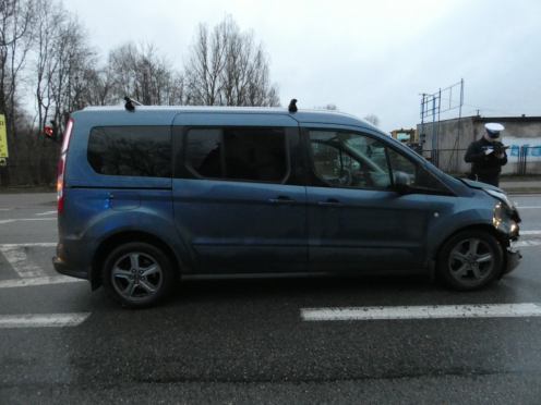 Jedna osoba ranna po zderzeniu dw&oacute;ch samochod&oacute;w w Kościerzynie