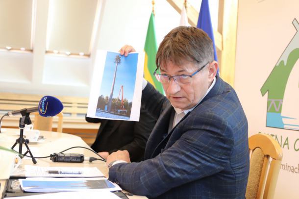 Są nowe pomysły na lokalizacje masztu telefonii komórkowej, który ma stanąć w Małych Swornegaciach