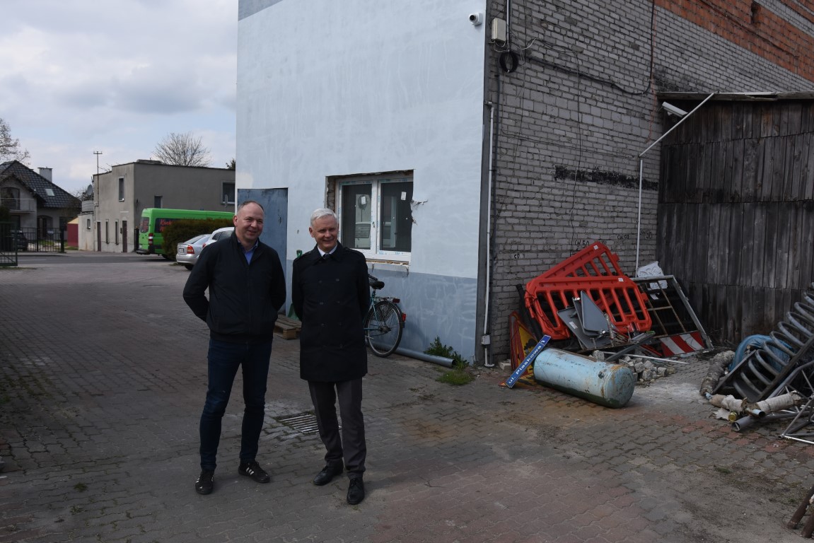 Kończy się remont nowej siedziby Administracji Zasobów Komunalnych w Czersku FOTO