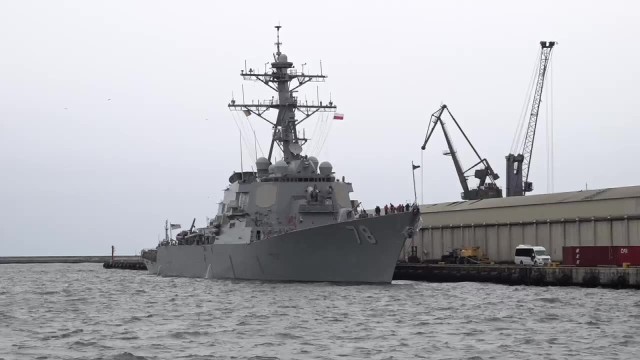 Amerykański niszczyciel w gdyńskim porcie. USS Porter wyposażony jest w zaawansowany radar wykrywania przeciwnika