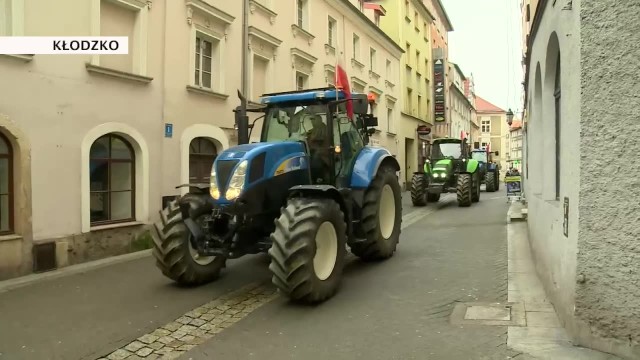 Rolnicy nie rezygnują z protestów. Blokowali zjazd z drogi ekspresowej S3 oraz ulice Kłodzka