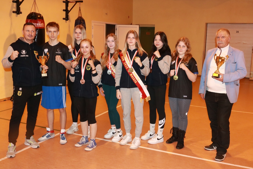 Pięściarze Boxing Team Chojnice z honorami powitani po sukcesie na Mistrzostwach Polski Kadetów FOTO