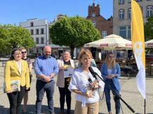 Przedstawiciele Stowarzyszenia Polska 2050 i partii Polska 2050 Szymona Hołowni z wizytą w Kościerzynie (FOTO)
