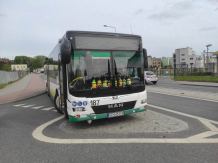 Policjanci ustalili okoliczności wypadku z udziałem autobusu MZK w Chojnicach. "Kierowca nie zachował bezpiecznej odległości"