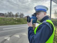 Za szybko w obszarze zabudowanym. Policjanci z Tucholi zatrzymali pędzącego mazdą 38-latka