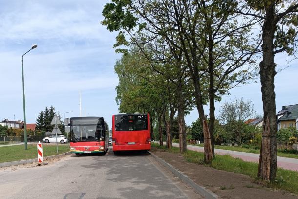 MZK testował szerokość ulicy Wyszyńskiego w Chojnicach. Wniosek jest taki, że "mogłoby być szerzej"