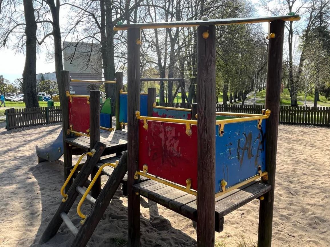 Co z modernizacją placu zabaw w parku przy ulicy 8 Marca w Kościerzynie? - dopytuje radny Tomasz Szala