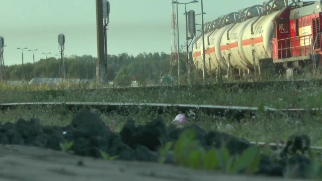 Nieszczelna cysterna z gazem propan-butan na kolejowym przejściu granicznym w Braniewie