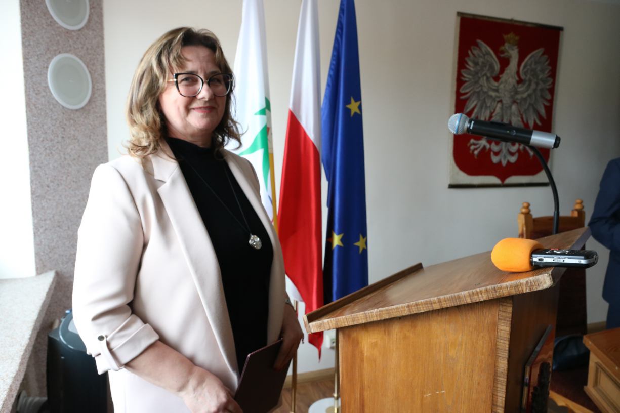 Rada Gminy Rzeczenica pracuje już w pełnym składzie. Nowo wybrana radna Irena Bytner złożyła ślubowanie
