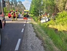 Zderzenia osobówki z motocyklem na drodze wojewódzkiej 235 Chojnice -Brusy. Ucierpiał kierowca samochodu (FOTO)