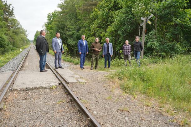 Władze miasta i gminy Człuchów uspokajają, że ścieżka wokół Jeziora Rychnowskiego nie zniszczy przyrody