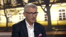 PiS ogłasza referendum ws. migracji, choć UE chce zwolnić Polskę z obowiązku ich przyjmowania. Komentarze opozycji