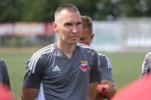 Łukasz Jankowski asystentem, Paweł Rompa trenerem bramkarzy. Nowe osoby w sztabie szkoleniowym Chojniczanki