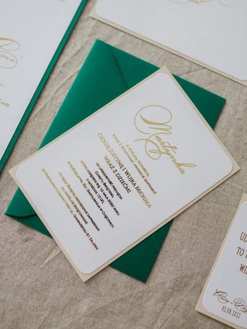 Personalizowane zaproszenie na chrzest, czy gotowe wzory? Podpowiadamy co wybrać!