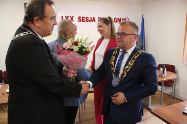 Jednogłośne wotum zaufania i absolutorium dla wójta Przechlewa Krzysztofa Michałowskiego