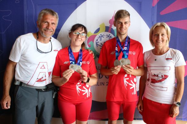 Aż sześć medali przywieźli ze Światowych Letnich Igrzysk Olimpiad Specjalnych chojniczanie z sekcji kajakowej Szansa (FOTO)