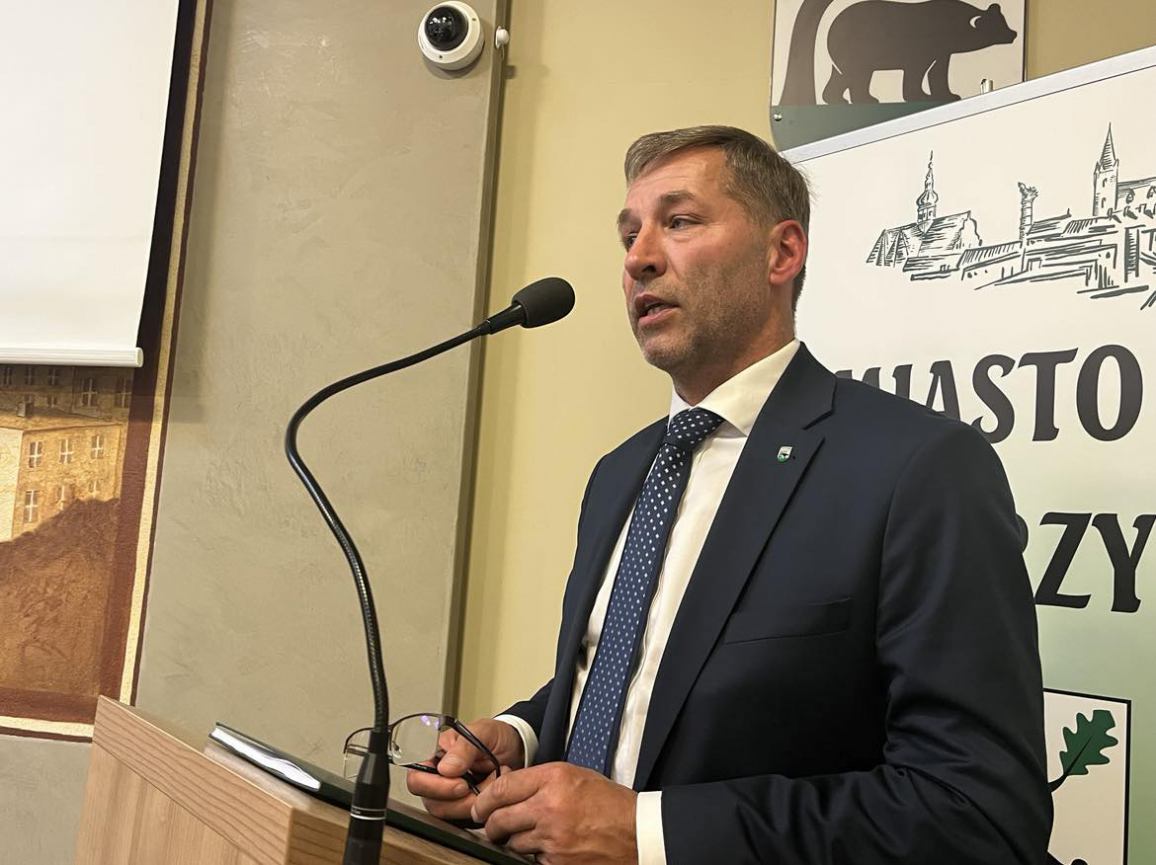 Burmistrz Kościerzyny Michał Majewski bez wotum zaufania i absolutorium za wykonanie ubiegłorocznego budżetu FOTO