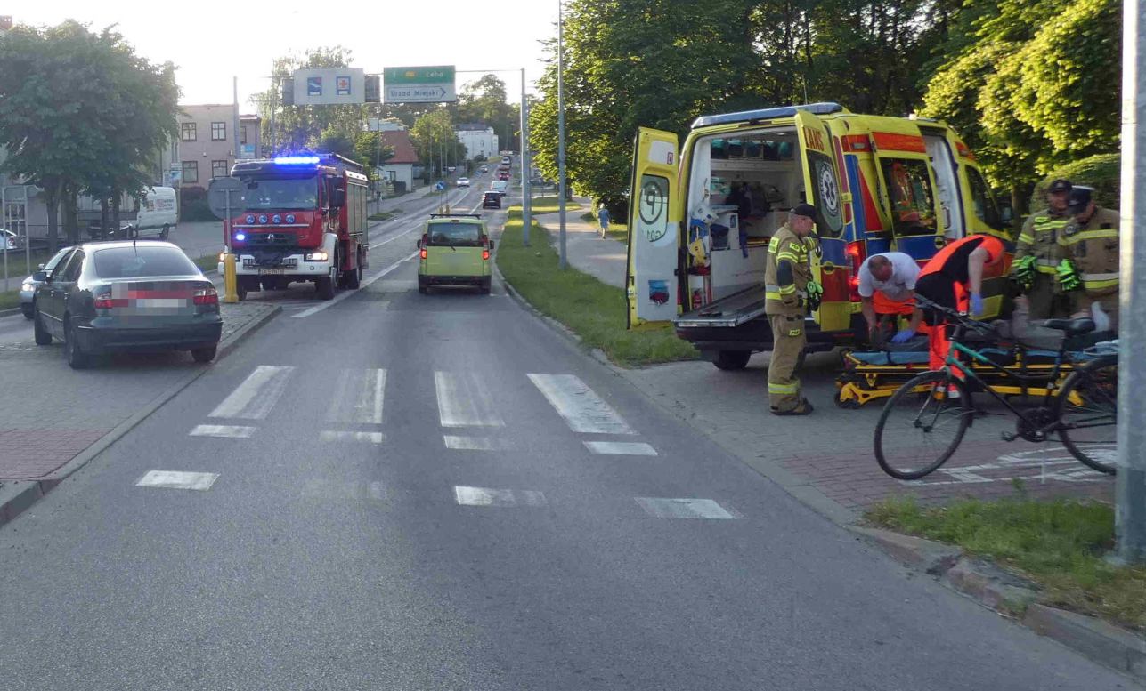 Potrącenie rowerzysty w Kościerzynie. Najechał na niego samochód osobowy