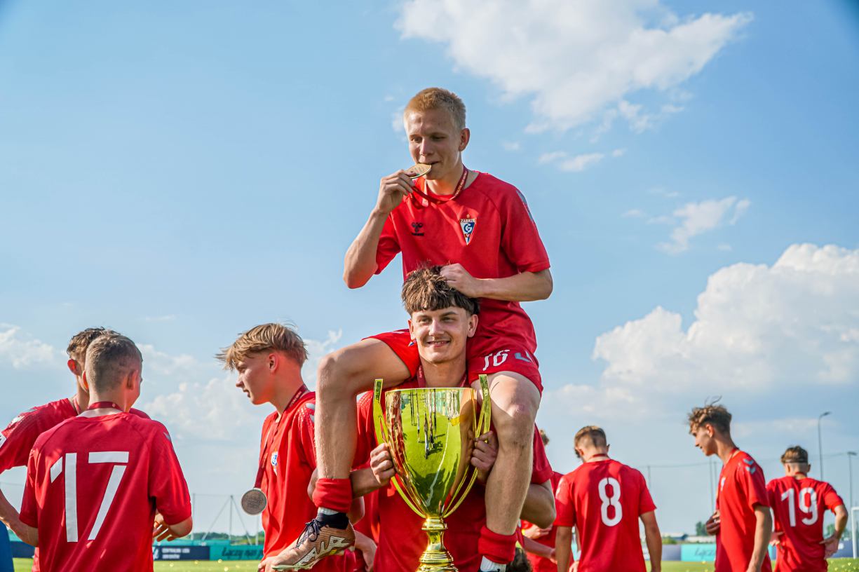 Jakub Oleksiewicz z Debrzna wywalczył piłkarskie mistrzostwo Polski