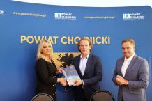 Umowa na przebudowę Zespołu Szkół nr 2 w Chojnicach i dobudowanie do niej sali sportowej podpisana