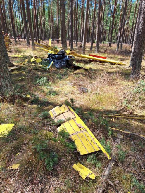 W okolicach Borska rozbił się szybowiec. Chwilę po starcie maszyna runęła na ziemię. Pilot poni&oacute;sł śmierć na miejscu